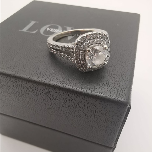 Vera Wang wedding set. - Picture 2 of 11